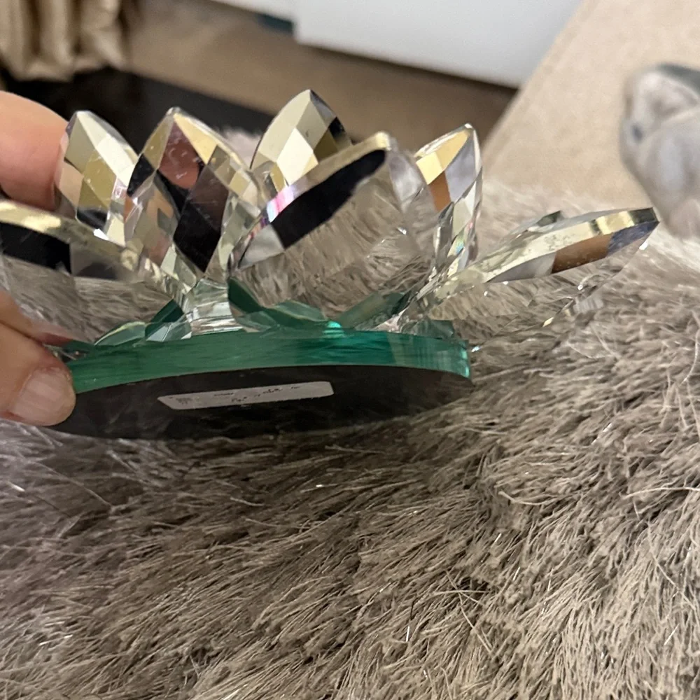 Elegant Crystal Silver Lotus Petal Mirrored candle holder. Beautiful!